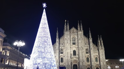 Albero Di Natale Milano.Milano Oggi L Accensione Dell Albero Di Natale In Piazza Duomo